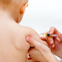 Vaccini dal 2012 calo costante, 3500 bimbi in meno anno