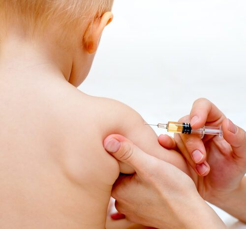 Vaccini dal 2012 calo costante, 3500 bimbi in meno anno