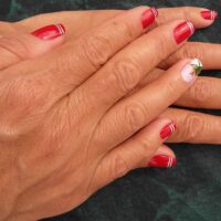Igiene delle mani e utilizzo di gioielli, smalto e unghie artificiali