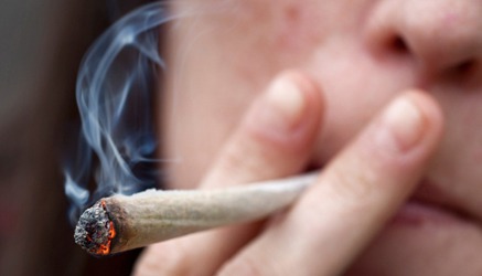 Fumare cannabis danneggia la memoria a breve termine