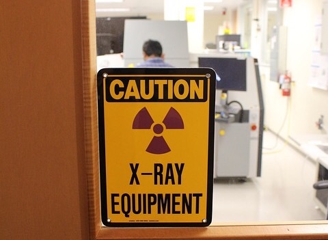 Radiografie a neonati prematuri. Troppi rischi