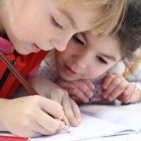 Dislessia: la stimolazione cerebrale migliora la capacità di lettura nei bambini