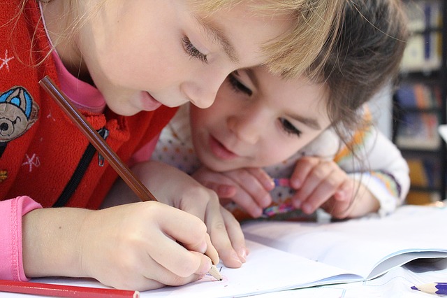 Dislessia: la stimolazione cerebrale migliora la capacità di lettura nei bambini
