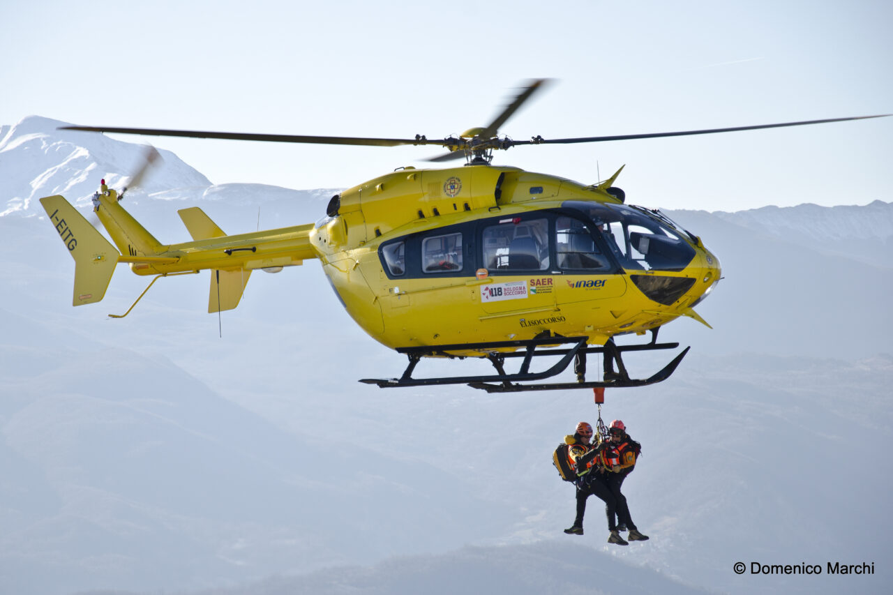 Foto di Domenico Marchi. Esercitazione triennale tecnici di elisoccorso.Soccorso Alpino Emilia Romagna SAER, elisoccorso di Pavullo nel Frignano.