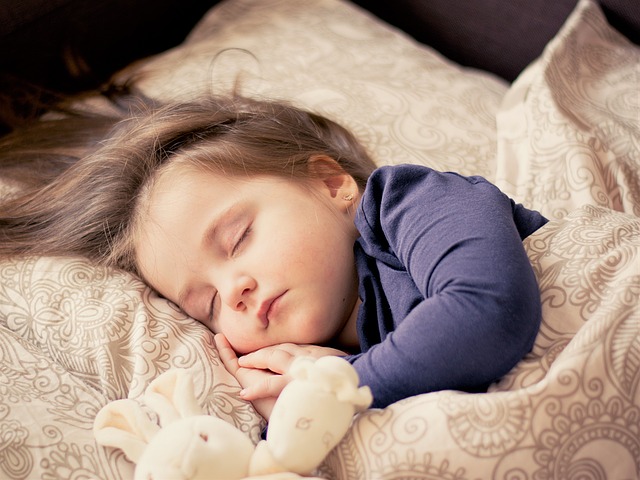 Le 10 regole per i vostri bimbi per affrontare una notte tranquilla