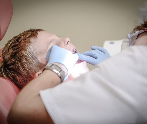 Il dentista? Un bolognese su tre rinuncia alle cure