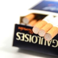 Oncologi: "1 cent a sigaretta per finanziare le terapie innovative"