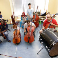 Al S.Carlo l'orchestra entra in camera dei bambini ricoverati