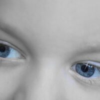 Autismo. Diagnosi guardando gli occhi di un neonato