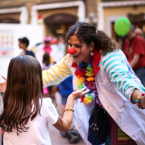 Mirandola. Una mostra fotografica racconta il mondo dei clown in corsia