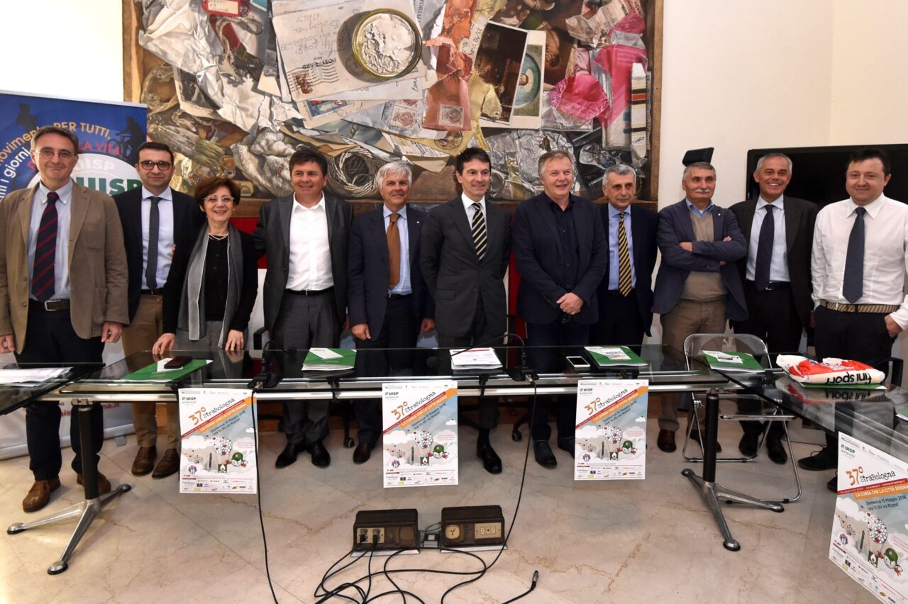 (nella foto da sx: Nicola Baldini - Gianfranco Luce - Maria Grazia Bedetti - Amilcare Renzi - Matteo Passini - Massimiliano Danielli - Fabio Casadio - Giovanni Battista Pesce - Fausto Francia - Giancarlo Tonelli - Francesco Costanzini)