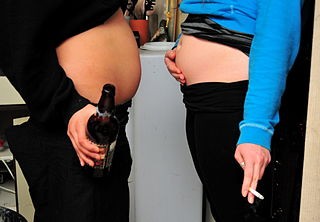 320px-Smoking_and_drinking_during_pregnancy