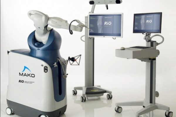 chirurgia_robotica_ginocchio_mako_protesi