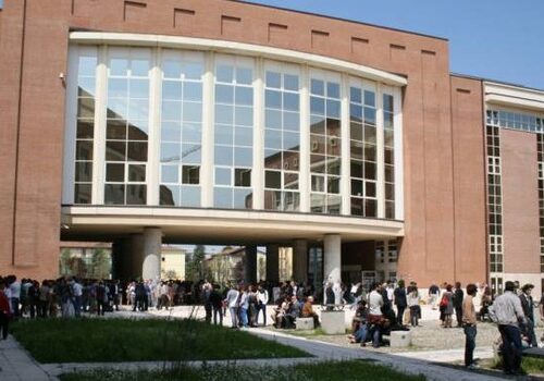 Università di Modena e Reggio Emilia: “Antivaccini? Falso, noi pro scienza”