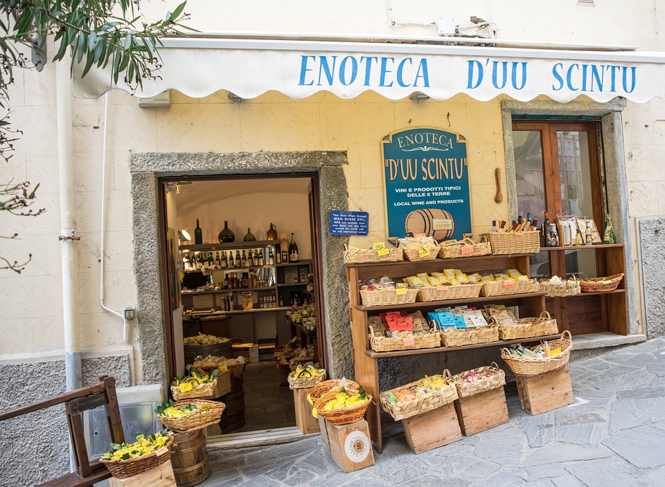 Salumi, olio o formaggio: un italiano su 2 sceglie il cibo come souvenir