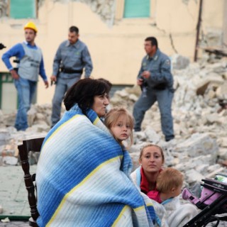 imagenes-tragedia-terremoto-Amatrice-Italia_947315864_111789597_410x410
