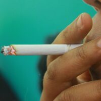 Fumatori adolescenti: l'Italia al primo posto
