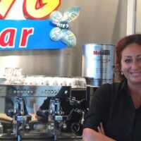 Bimba ingoia caramella, salva grazie alla prontezza di una barista