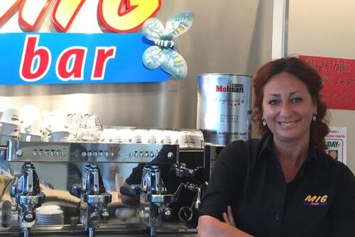 Bimba ingoia caramella, salva grazie alla prontezza di una barista