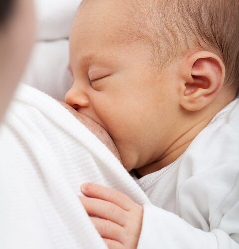 Il latte materno protegge il bebè