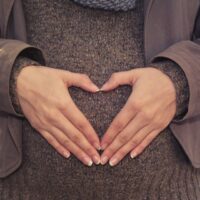 Consiglio dei ginecologi alle donne in gravidanza: vaccinatevi