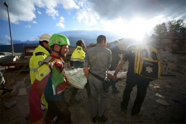 Terremoto. Il lavoro dei volontari e la solidarietà agli sfollati