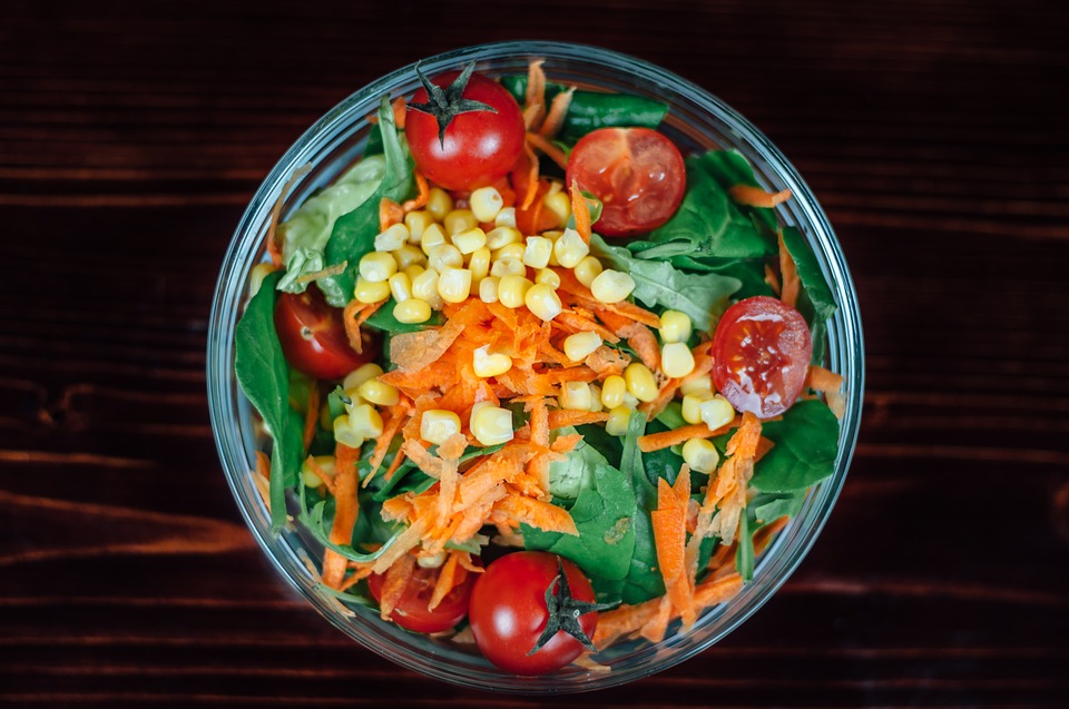 Attenzione alle insalate in busta, rischio salmonella