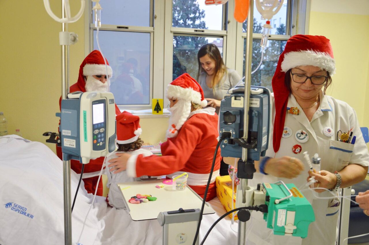 S.Orsola. Natale in Pediatria, grazie a operatori e volontari