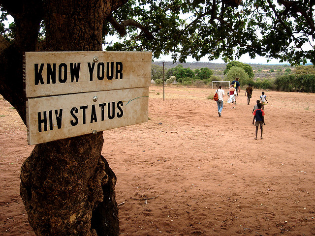 Unicef: “Nel mondo, ogni due minuti, un adolescente contrae l’Hiv”