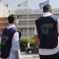 Commercio illegale farmaci tra Napoli e Roma, 4 arresti