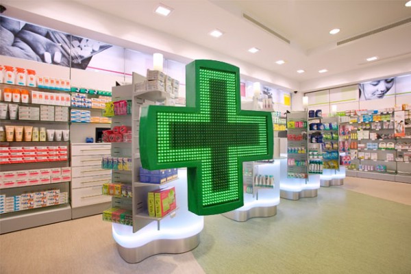 Nella farmacia della cannabis di Stato: “Come un medicinale, basta la ricetta”