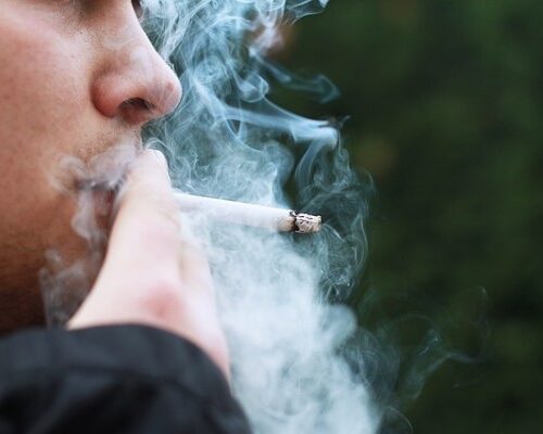 Il fumo passivo provoca 600mila morti l’anno
