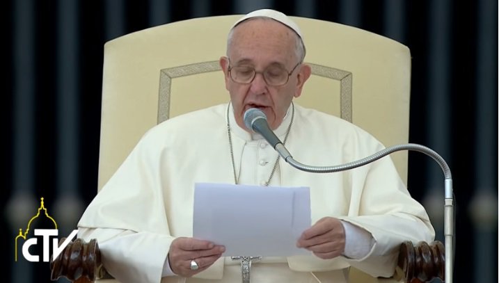 Papa: “Ogni giorno, mille bambini muoiono per malattie collegate all’acqua”