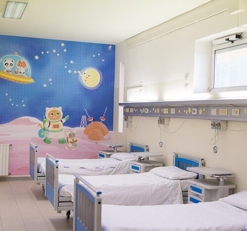 Nuovo Day Hospital per bimbi a Bologna, spuntano astronavi e pianeti