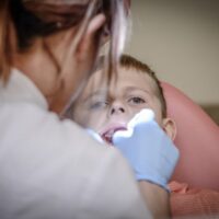 I bambini italiani tornano dal dentista, dopo il periodo nero della crisi economica
