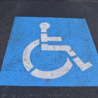 Disabilità. Occupare il parcheggio è violenza privata