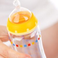 Latte materno, nuova tecnica conserva nutrienti per prematuri