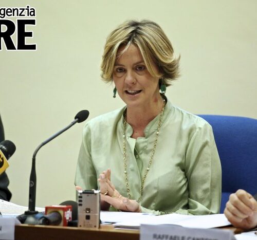 Vaccini, Lorenzin: “Obbligo nelle scuole, ok a dl entro prossima settimana”