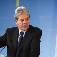 Vaccini. Gentiloni: "Introdotto l'obbligo per iscrivere i figli a scuola"