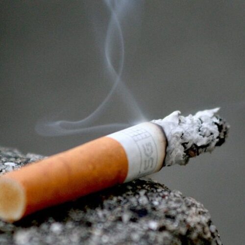 Ogni giorno nel mondo tra gli 80 e i 100mila bambini iniziano a fumare