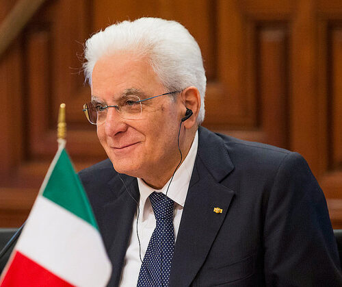 Mattarella firma il decreto legge sull’obbligo di vaccini a scuola