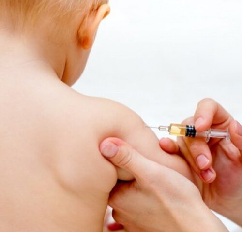 Salgono a 12 i vaccini obbligatori solo per i nati nel 2017