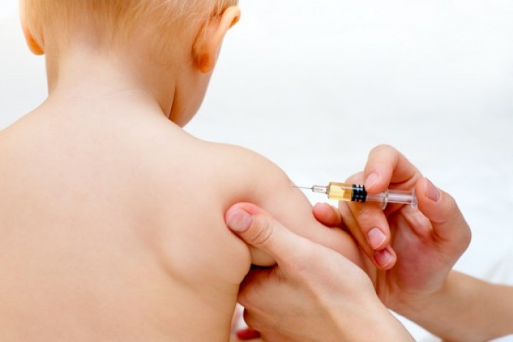 Salgono a 12 i vaccini obbligatori solo per i nati nel 2017
