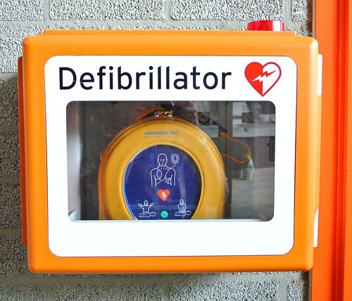 Comune di Cesena stanzia 50mila euro per 34 defibrillatori