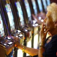 Azzardo, la febbre da gioco non conosce età. Uno sportello per aiutare i nonni