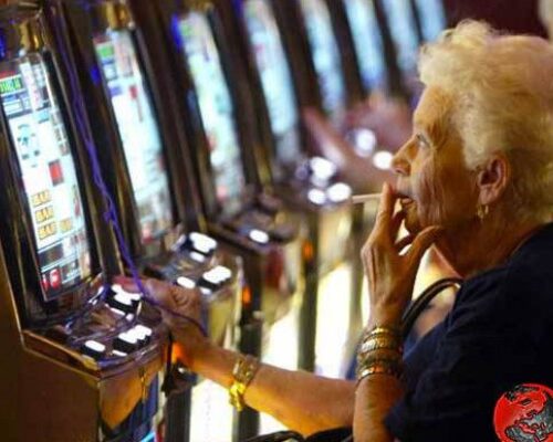 Azzardo, la febbre da gioco non conosce età. Uno sportello per aiutare i nonni