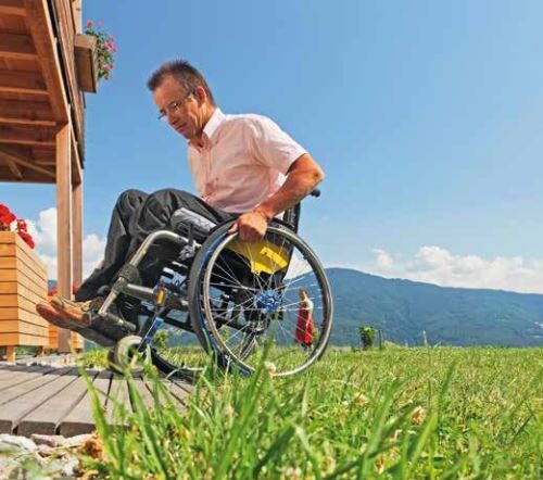 Disabilità. Vacanze nel maso: ospitalità senza barriere in Alto Adige