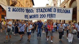 dire2-agosto_bologna_strage_2017_corteo