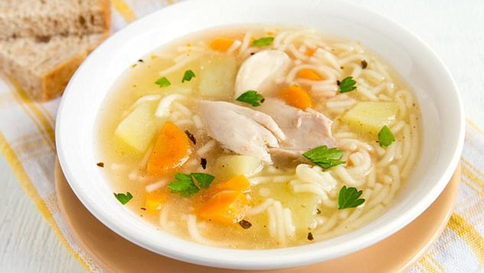 Brodo di pollo, medicina perfetta contro il raffreddore