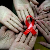 Aids, Iss: “In Italia 130 mila persone con l’Hiv, più uomini”